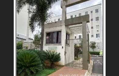 Imagem: O apartamento possui 2 Dormitórios, 1 Banheiro, 1 Vaga na garagem