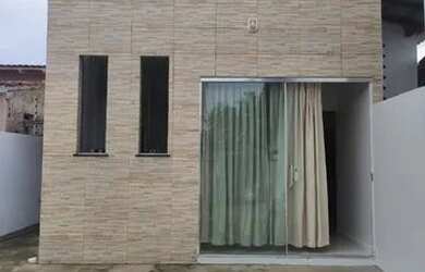 Imagem: A casa possui 2 Dormitórios, 2 Banheiros, 1 Vaga na garagem