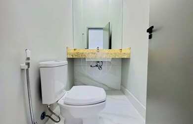 Imagem: A casa em condomínio possui 3 Dormitórios, 4 Banheiros, 4