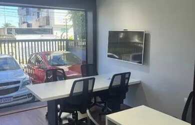 Imagem: O depósito possui 4 Vagas na garagem e está localizado em