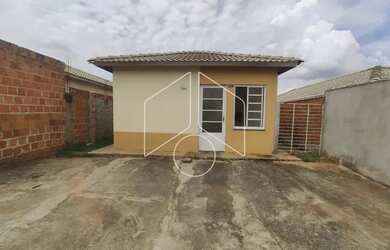 Imagem: A casa possui 2 Dormitórios, 1 Banheiro, 2 Vagas na garagem