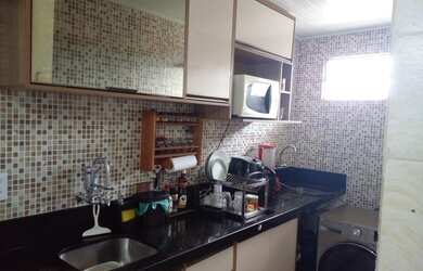 Imagem: O apartamento possui 2 Dormitórios, 1 Banheiro, 1 Vaga na garagem