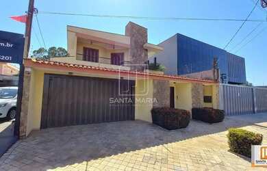 Imagem: O depósito possui 4 Vagas na garagem, 315m² de Área e Imóvel