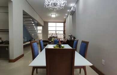 Imagem: A casa em condomínio possui 4 Dormitórios, 5 Banheiros, 4