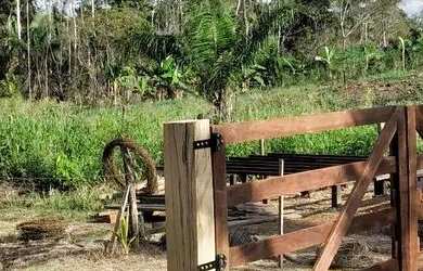 Imagem 5: Lote medindo 10 por 76. 2 Dormitórios