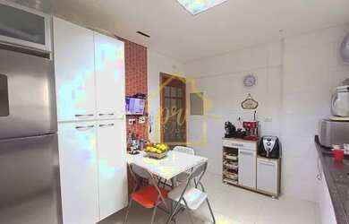 Imagem: O apartamento possui 4 Dormitórios, 2 Banheiros, 1 Vaga na