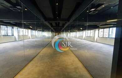 Imagem: O depósito possui 5 Vagas na garagem, 600m² de Área e está