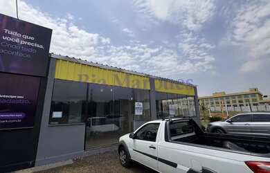 Imagem: O depósito possui 5 Vagas na garagem, 32m² de Área e está