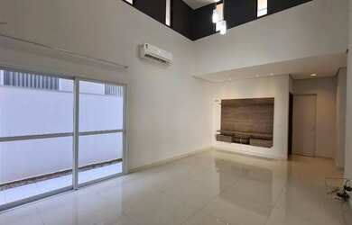 Imagem: A casa em condomínio possui 3 Dormitórios, 4 Banheiros, 2