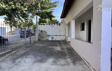 Imagem 2: Casa à venda em Valinhos, Vila Papelão, com 3 quartos, com 177 m²