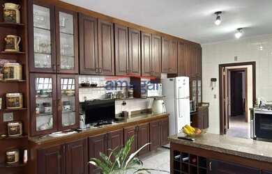 Imagem 8: Casa no Centro de Jacareí, com 5 dormitórios sendo 2 suítes