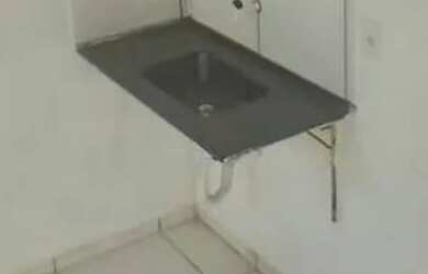 Imagem: O apartamento possui 1 Dormitório, 1 Banheiro, 1 Vaga na garagem