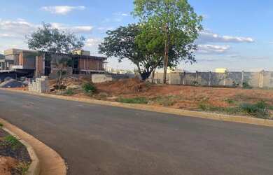 Imagem 2: Dois Lotes em condomínio para venda com 420 metros quadrados cada - Ibituruna...