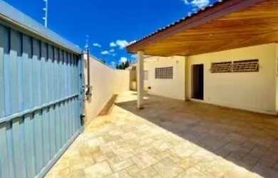 Imagem 2: Casa com 3 dormitórios à venda por R$ 700.000,00 - Jardim Jequitibá - Marília/SP