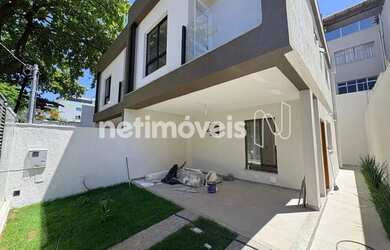 Imagem: A casa possui 3 Dormitórios, 3 Banheiros, 2 Vagas na garagem