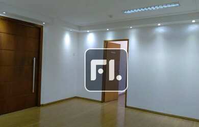 Imagem: O depósito possui 3 Vagas na garagem e 256m² de Área e está