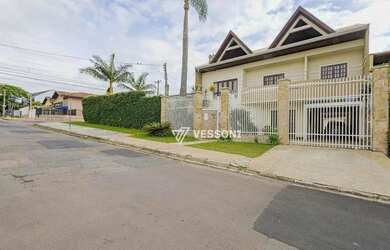 Imagem: A casa possui 5 Dormitórios, 4 Banheiros, 3 Vagas na garagem