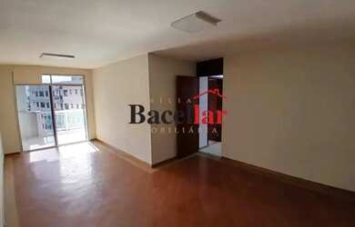 Imagem 2: Freguesia como você sempre sonhou Reformado, com varanda, vista panorâmica...