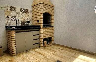 Imagem: A casa em condomínio possui 3 Dormitórios, 2 Banheiros, 2