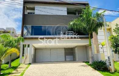 Imagem: A casa em condomínio possui 4 Dormitórios, 5 Banheiros, 4