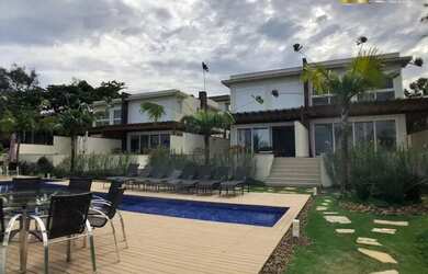 Imagem: A casa em condomínio possui 3 Dormitórios, 3 Banheiros, 3