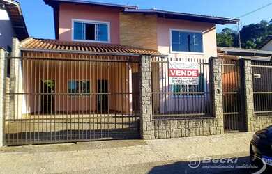 Imagem 2: Casa no bairro Itaum, Joinville 126m², 4 dormitórios, 1 suíte, 4 banheiros...