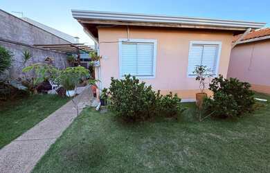 Imagem: A casa em condomínio possui 3 Dormitórios, 3 Banheiros, 2