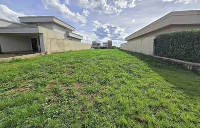 Imagem: O terreno possui 360m² de Área e está localizado em Ribeirão