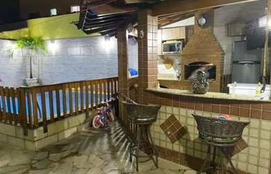 Imagem: A casa em condomínio possui 5 Dormitórios, 4 Banheiros, 1