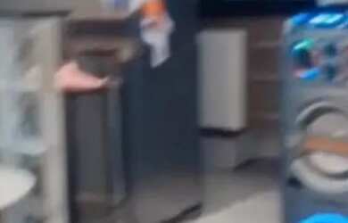 Imagem: A casa possui 2 Dormitórios e 2 Banheiros e está localizado