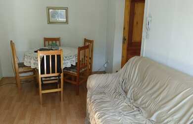 Imagem: O apartamento possui 1 Dormitório, 1 Banheiro, 1 Vaga na garagem