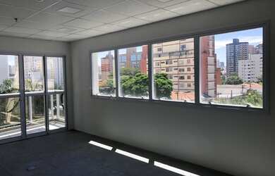 Imagem: O depósito possui 1 Vaga na garagem, 38m² de Área e está