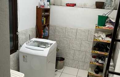 Imagem 10: Sobrado para venda tem 252 metros quadrados com 3 quartos em Novo Mundo...