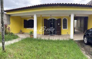 Imagem: A casa possui 2 Dormitórios, 2 Banheiros, 3 Vagas na garagem