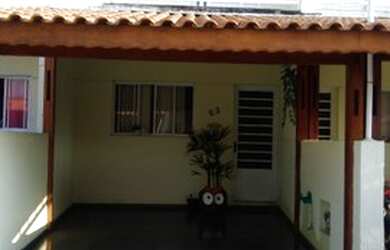 Imagem: A casa em condomínio possui 2 Dormitórios, 2 Banheiros, 2