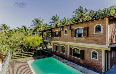 Imagem: A casa possui 5 Dormitórios, 5 Banheiros, 473m² de Área e