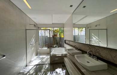 Imagem: A casa em condomínio possui 3 Dormitórios, 4 Banheiros, 4