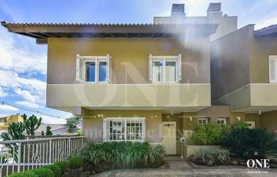 Imagem: A casa em condomínio possui 2 Dormitórios, 5 Banheiros, 3