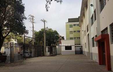 Imagem: O depósito possui 5 Vagas na garagem, 1.818m² de Área e