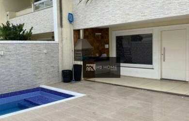 Imagem: A casa em condomínio possui 4 Dormitórios, 4 Banheiros, 194m²