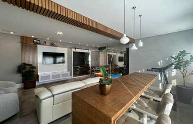 Imagem: O apartamento possui 3 Dormitórios, 1 Banheiro, 2 Vagas na