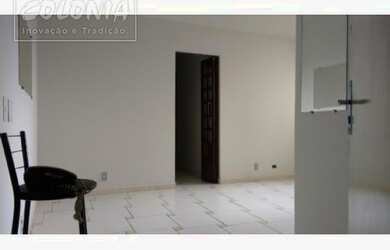 Imagem: O apartamento possui 3 Dormitórios, 1 Banheiro, 1 Vaga na garagem