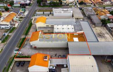 Imagem: O depósito possui 5 Vagas na garagem, 592m² de Área e está