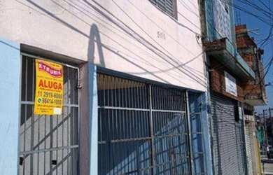 Imagem: A casa possui 1 Dormitório, 1 Banheiro, 1 Vaga na garagem