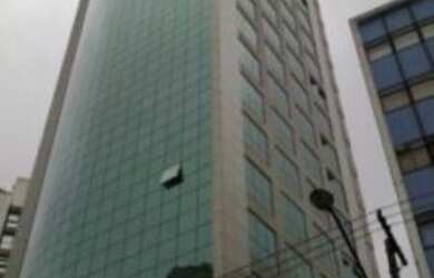 Imagem: O depósito possui 4 Vagas na garagem, 239m² de Área e está