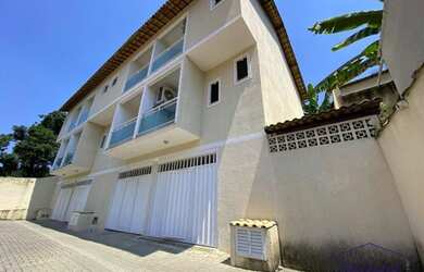 Imagem: A casa possui 2 Dormitórios, 1 Banheiro, 2 Vagas na garagem