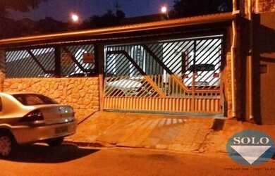 Imagem: A casa possui 3 Dormitórios, 2 Banheiros, 3 Vagas na garagem