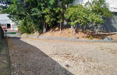 Imagem: O depósito possui 5 Vagas na garagem e 2950m² de Área e está