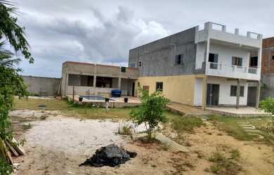 Imagem: A casa em condomínio possui 5 Dormitórios, 2 Banheiros, 5