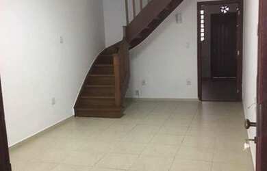 Imagem: O depósito possui 1 Vaga na garagem, 90m² de Área e está